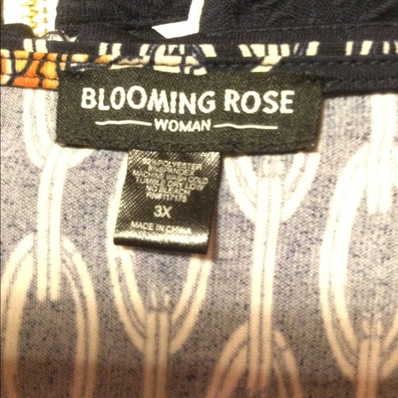 Blooming Rose dress - Picture 3 of 5